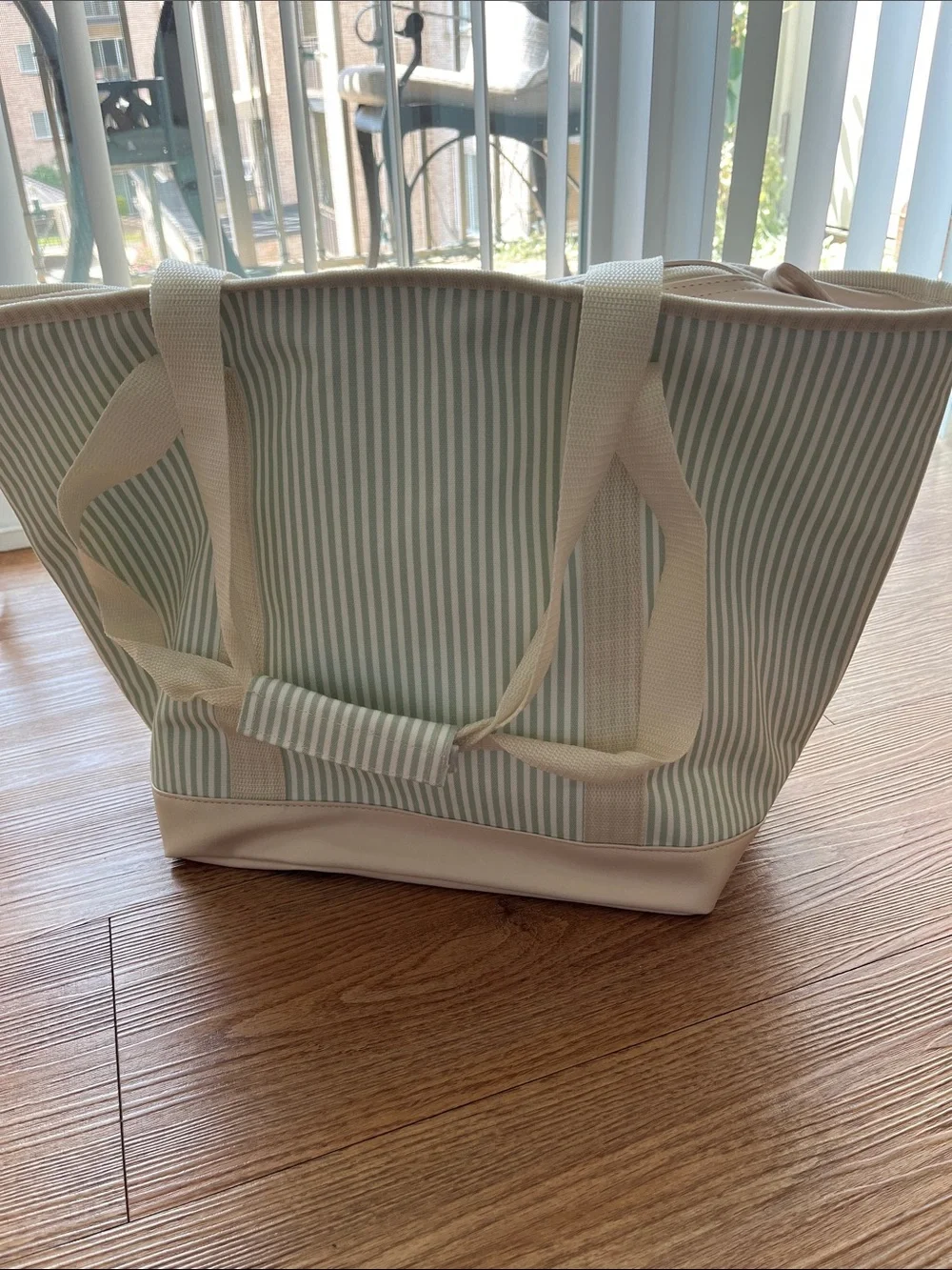 Ollie & Olivia Large Insulated Green Stripe Canvas Tote Cooker/Organizer- New!